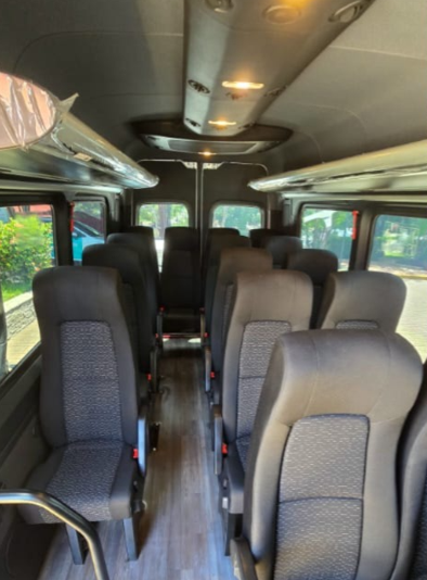 Transporte corporativo em van